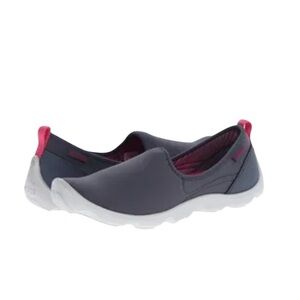 Crocs gray Duet Bust day skimmer pull on flat shoes women’s size 11